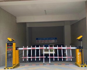 長(cháng)治市山西柵欄式道閘欄桿一體機